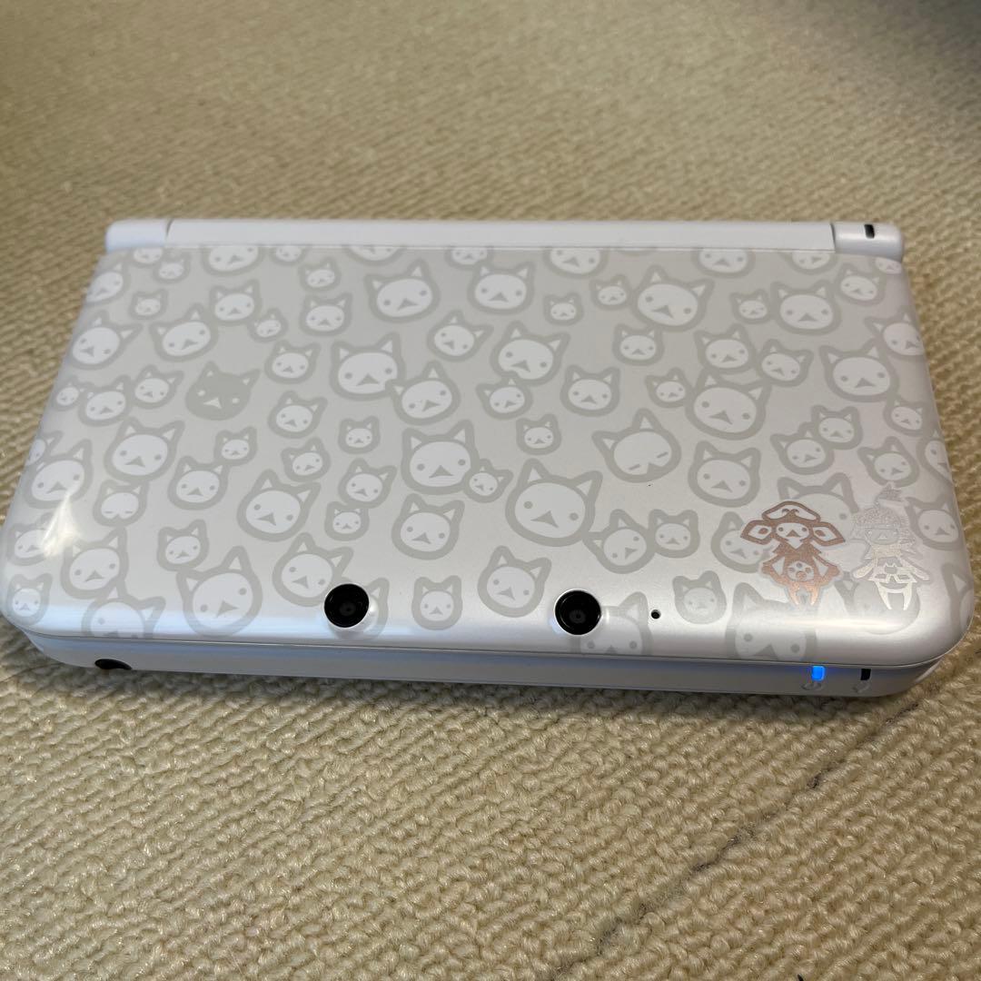 ニンテンドー3DS LL アイルーホワイト モンハンNintendo 3DS