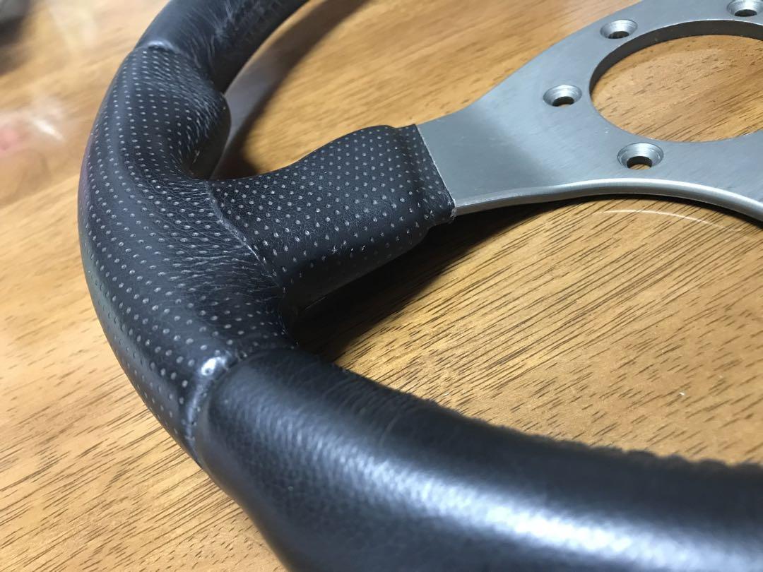 momoステアリング RACE TYP D32 中古美品