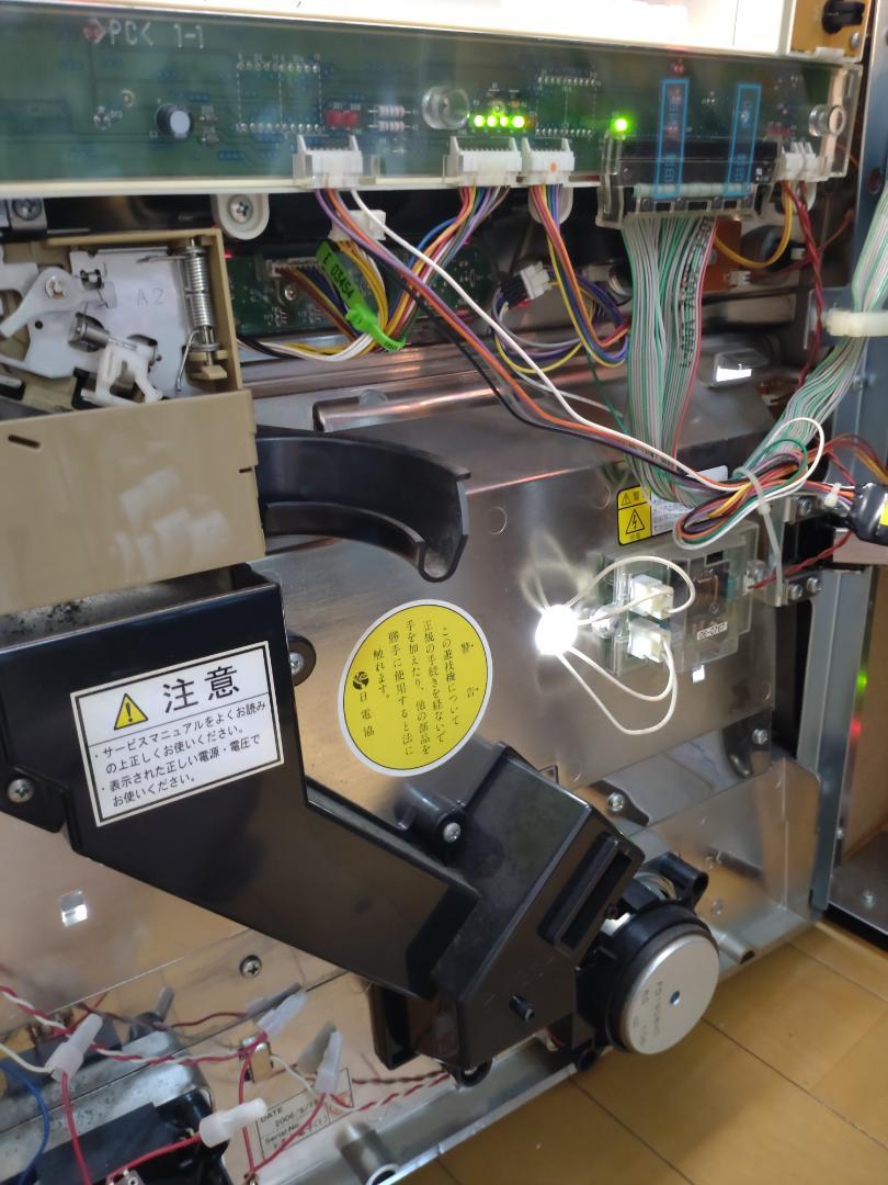 【送料込み】パチスロ 実機　北斗の拳SE　 コイン不要機付き