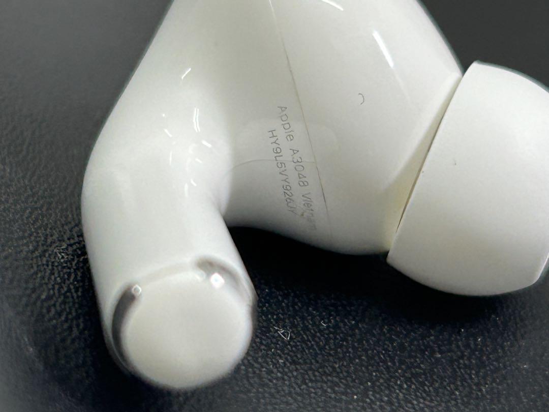 中古美品　AirPods Pro 第二世代　A2968 A3048-3047