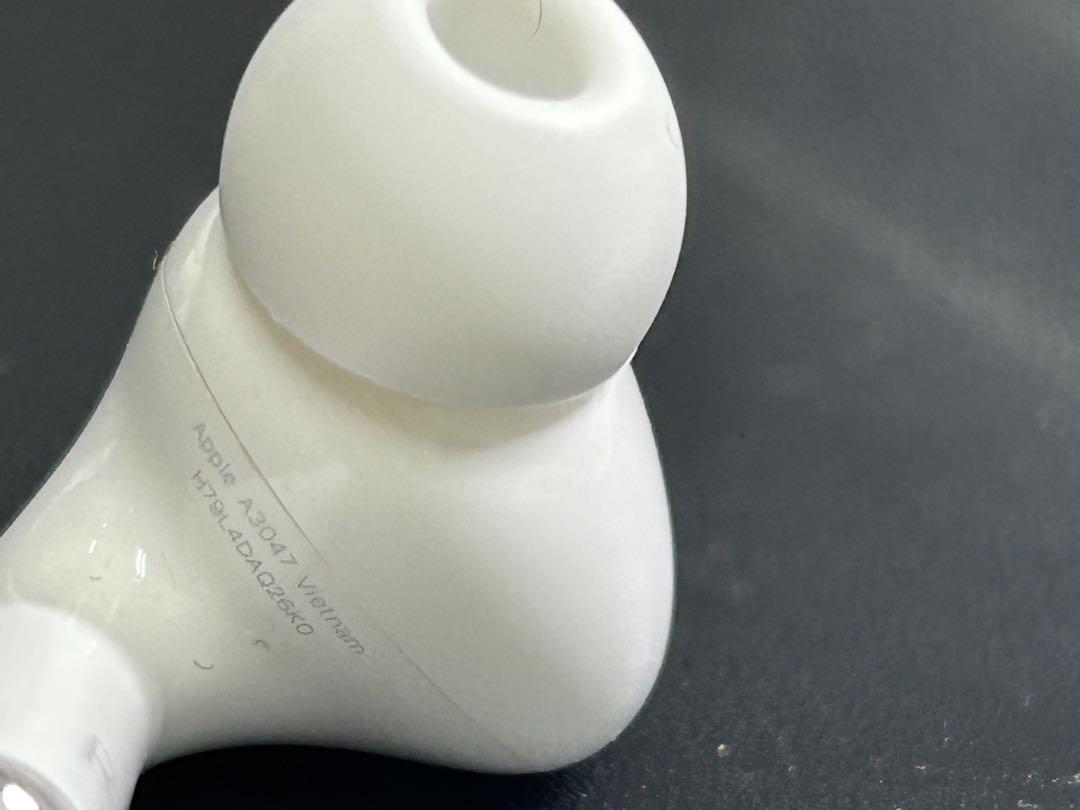 中古美品　AirPods Pro 第二世代　A2968 A3048-3047