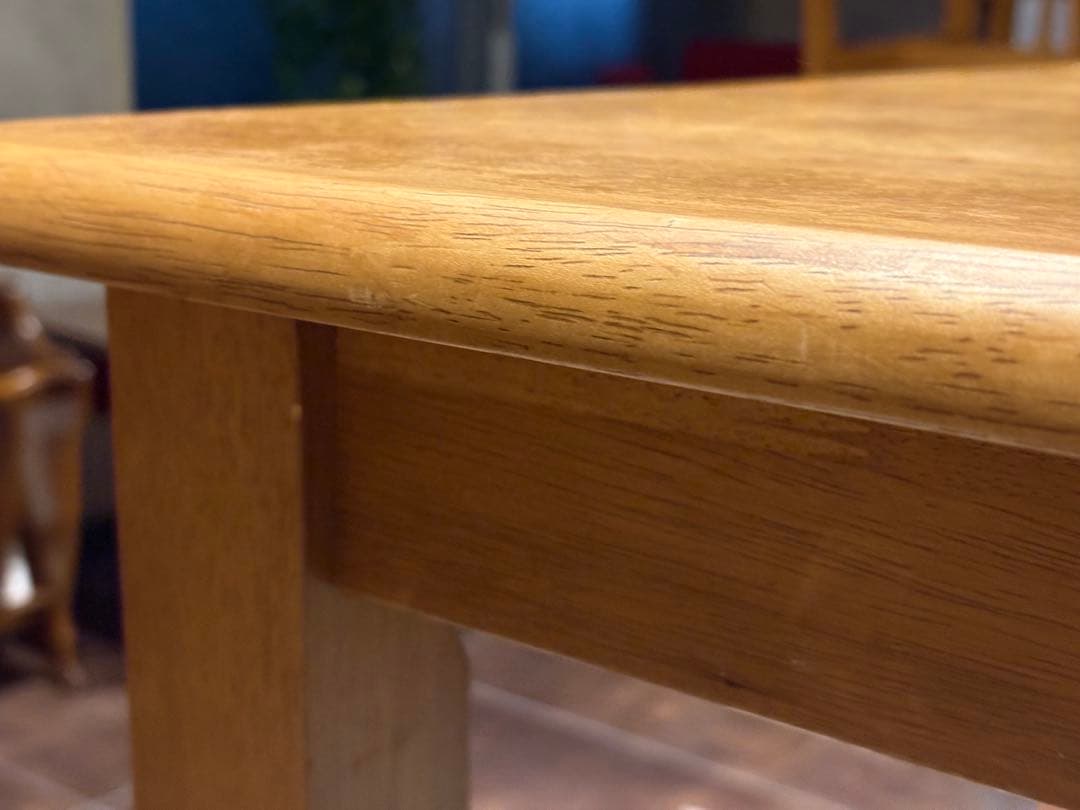 リビングテーブル