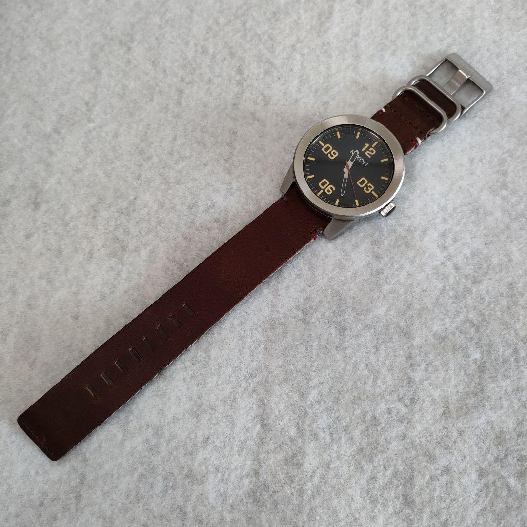 NIXON腕時計　革ベルト　CORPORAL BLACK/BROWN