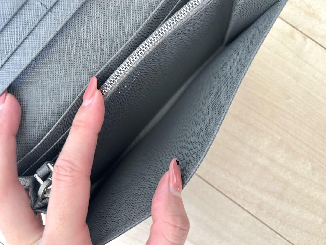PRADA グレー リボン付き長財布