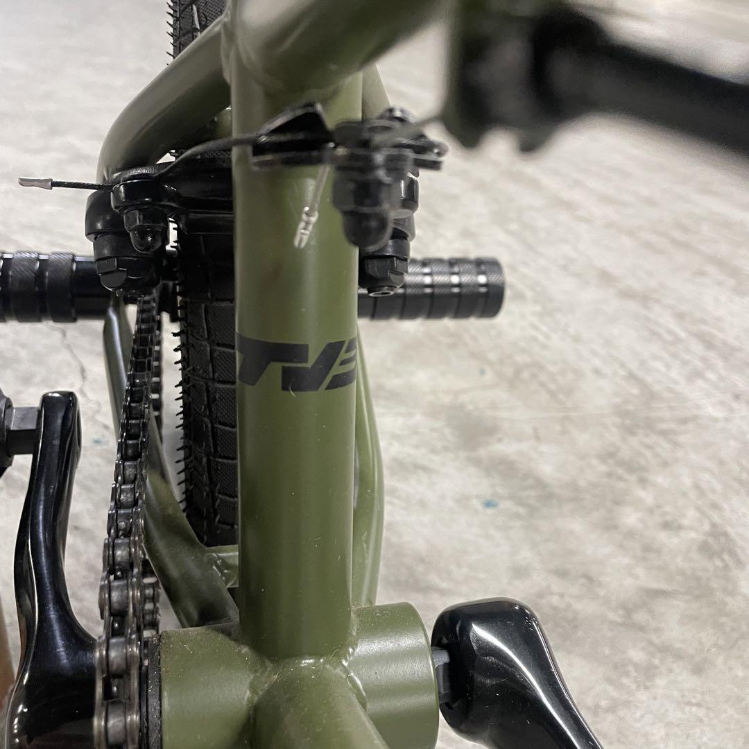 PLUG TNB16 16インチ ジャイロ付き キッズバイク BMX