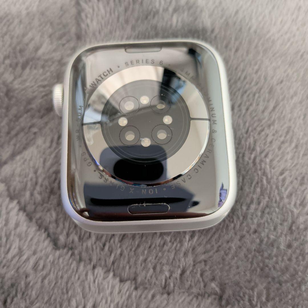 Apple Watch Series 6 44MM シルバーアルミニウムケース Apple Watch Series 6 44MM シルバーアルミニウムケース