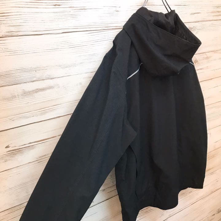 希少》カーハート carhartt☆ナイロンジャケット L 刺繍ロゴ ブラック