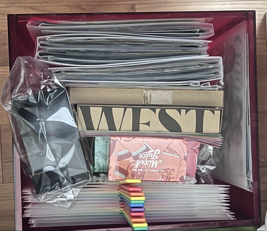 WEST. グッズ