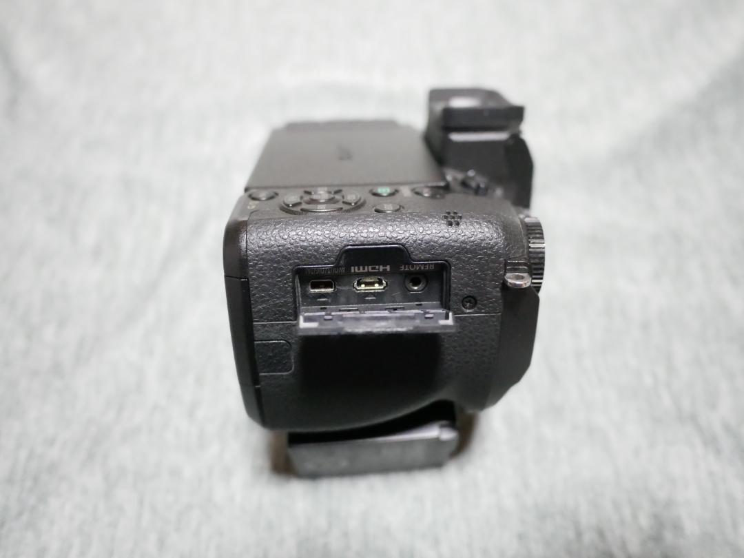 さ*む様 Panasonic LUMIX G７ ミラーレスカメラ DMC-G7H