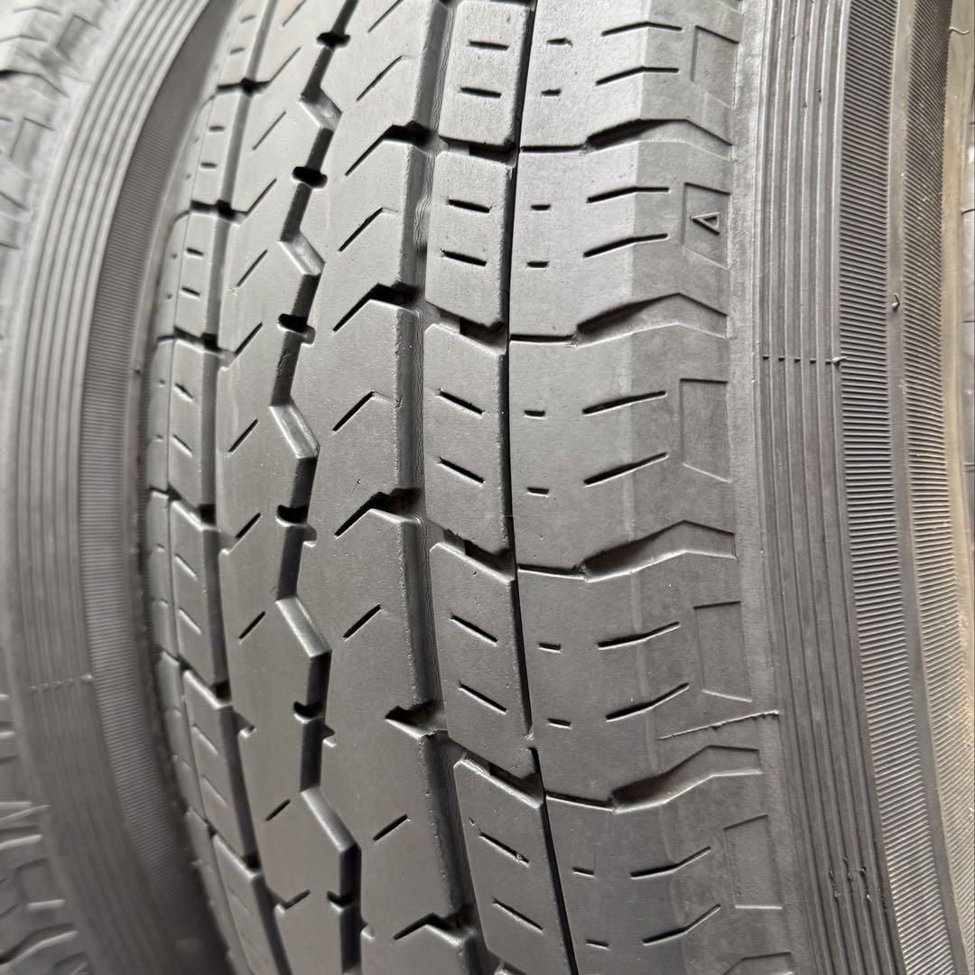 【バリ溝！】ハイエース 195/80R15 107L タイヤホイールセット