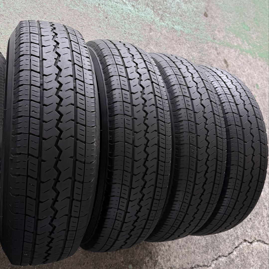 【バリ溝！】ハイエース 195/80R15 107L タイヤホイールセット