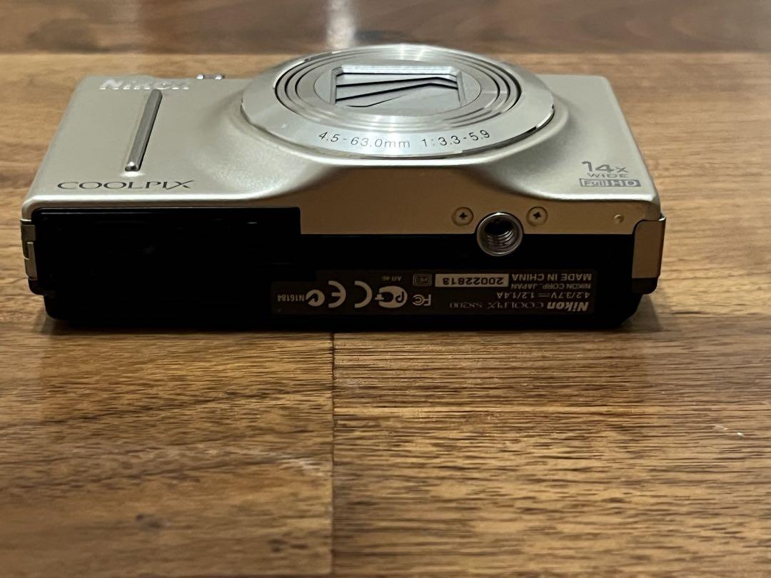 Nikon coolpix S8200 コンパクトデジカメ　シルバー