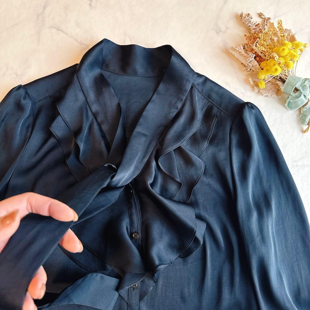 アナイ フリル ブラウス タイ付き 美品 ANAYI アナイ ボウタイ付きフリルブラウス ネイビー