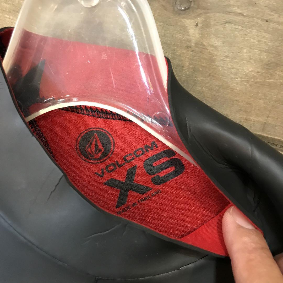 Volcom ブラック タッパー M 海外サイズ