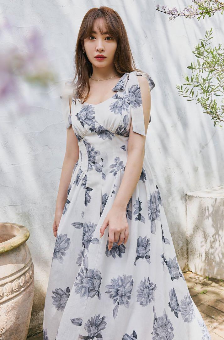 ワンピース herlipto Sunflower-Printed Midi Dress
