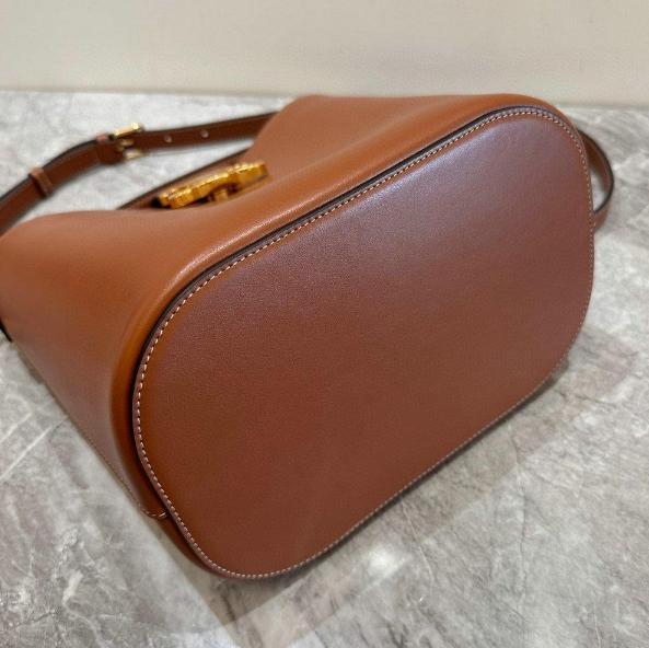 CELINE ミディアム ルイーズ バッグ ジップポーチ付き