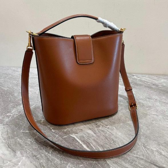 CELINE ミディアム ルイーズ バッグ ジップポーチ付き