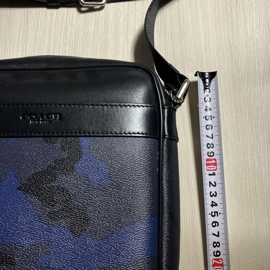 coachコーチ　ネイビーカモフラ ショルダーバック
