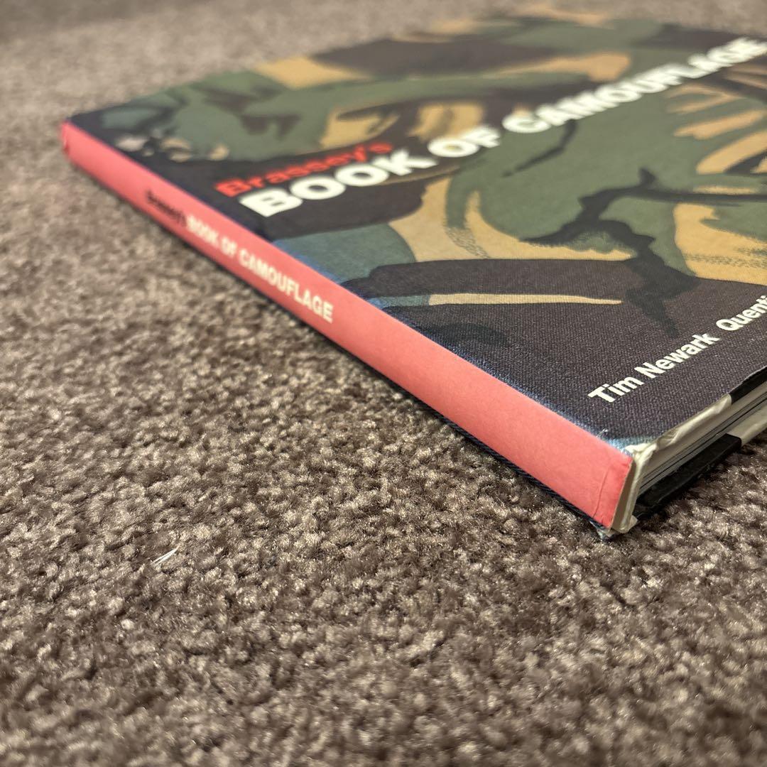 Brasseys Book of Camouflage: Newark, Tim: 9781857533361