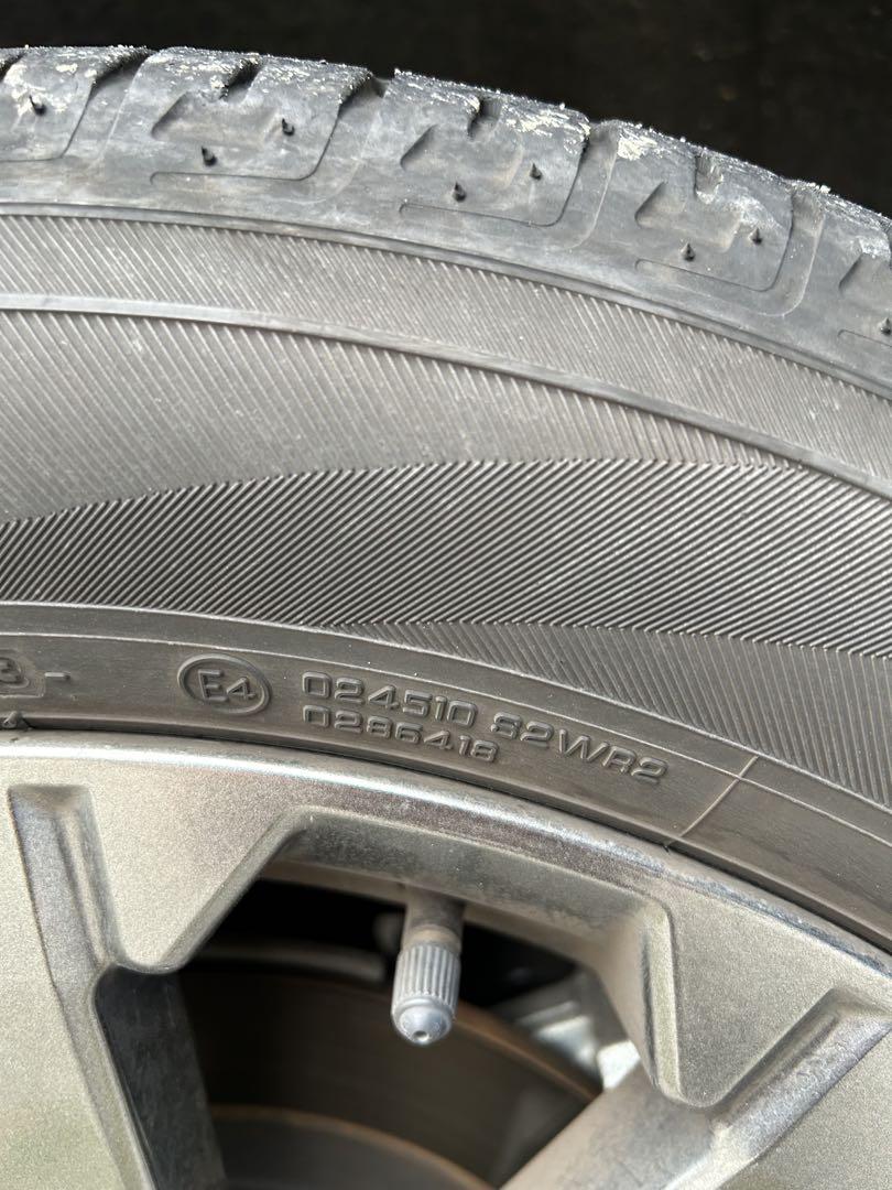 デリカ ジャスパー 純正タイヤ ホイールセット225/55R18