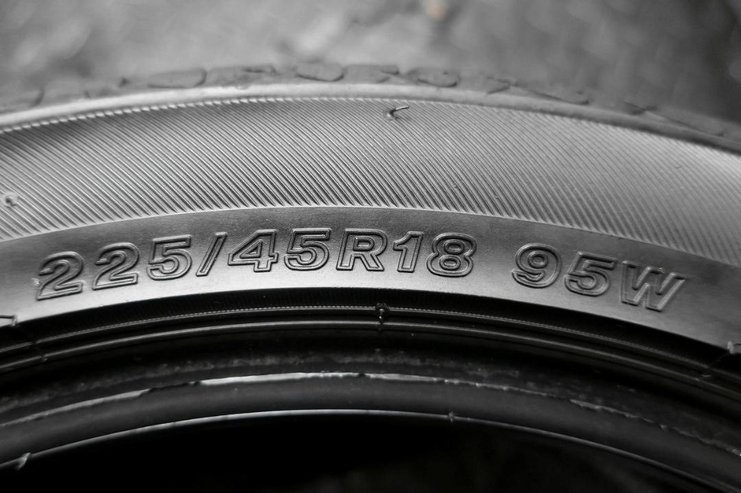 2021~22年製 セイバーリング SL201 225/45R18 国産!!4本