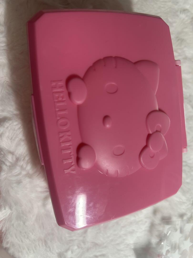 サンリオ キティ メイク落としケース - メルカリ