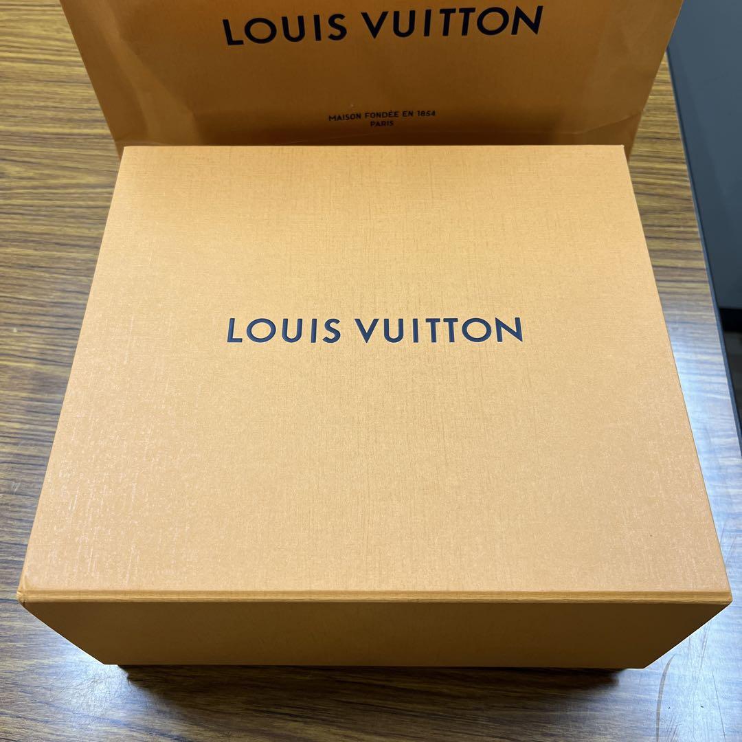 LOUIS VUITTON ショッパー・箱・布袋・リボンセット 大きめサイズ