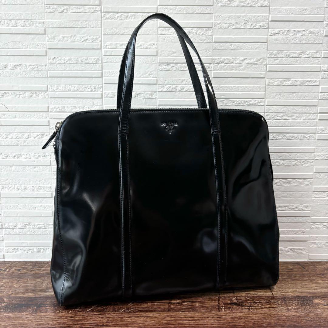 プラダ エナメル パテント レザー ハンド トート バッグ ブラック 黒