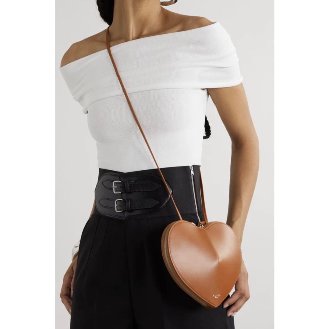 新作☆【ALAIA】ラクスカーフスキン製 LE CEUR レザー バッグ ALAÏA ラクスカーフスキン製 Le Cœurバッグ | クローズバッグ