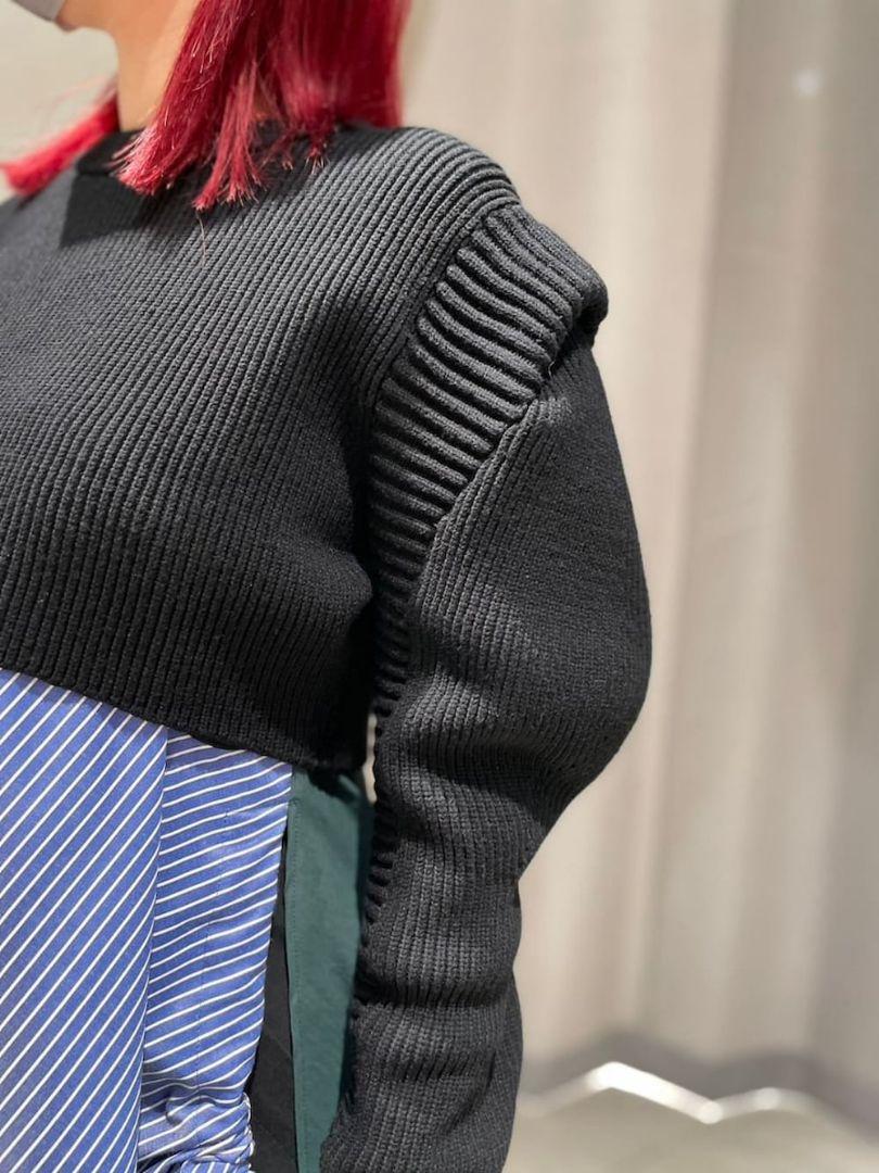 セール中❗UN3D. ウェーブラインTシャツ - メルカリ