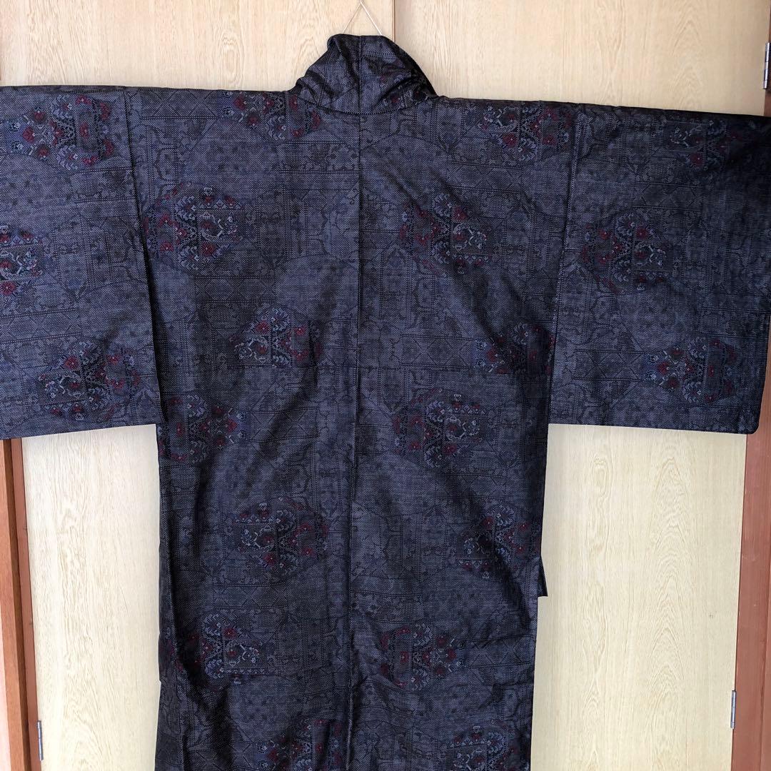 大島紬　花柄ダークカラー着物