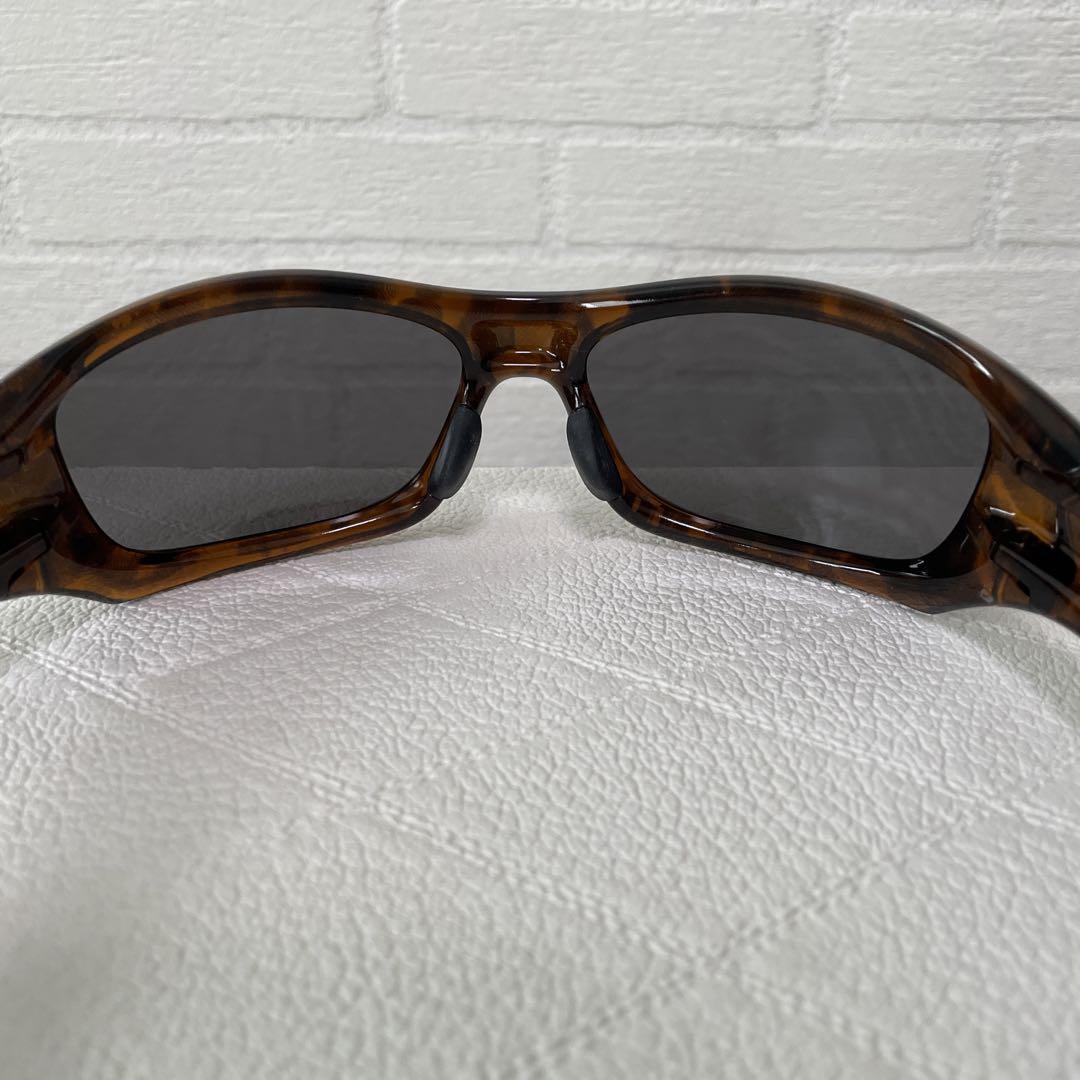 OAKLEY