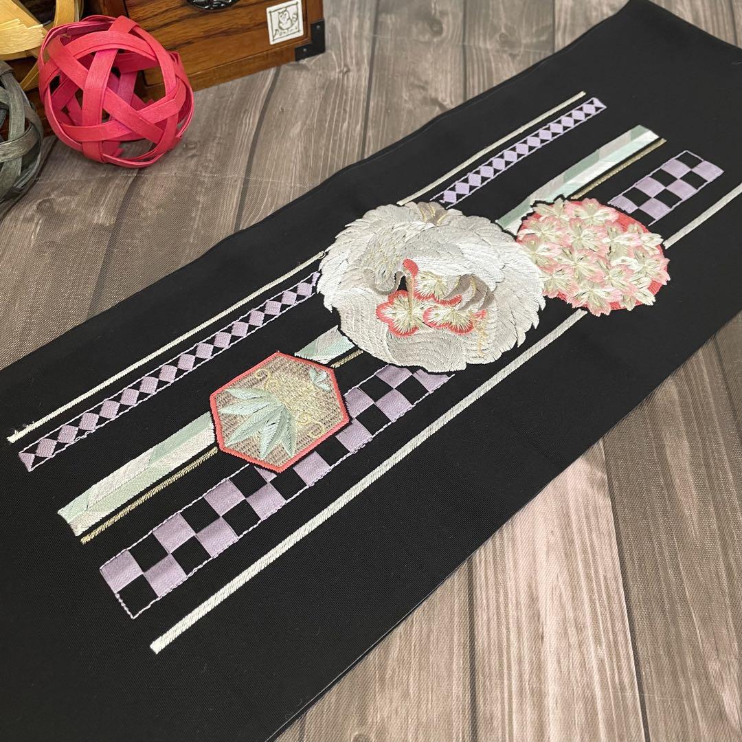 【気質アップ】 こつぶちゃん様✨縁起の良いデザインで華やかな高級刺繍半襟✨ 着物・浴衣