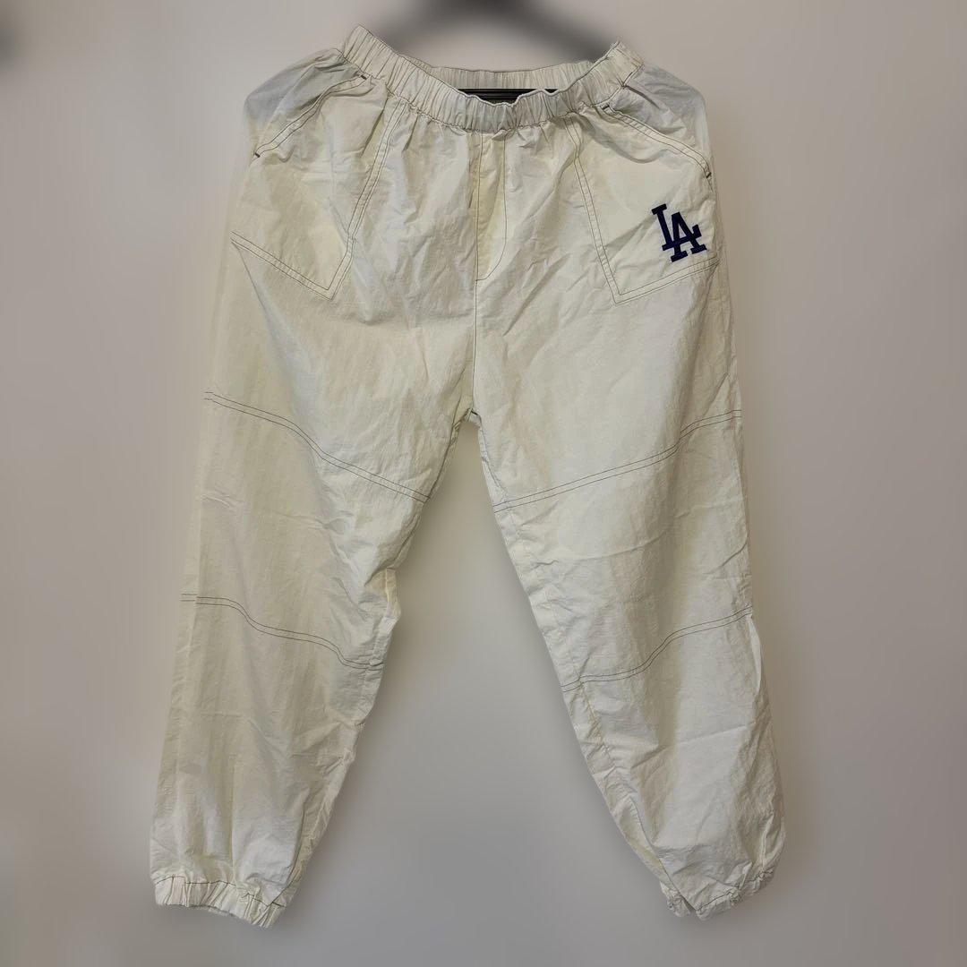 最新の激安 美品 メルカリ - 150 ホワイトパンツ LAロゴ刺繍 MLB メンズウェア