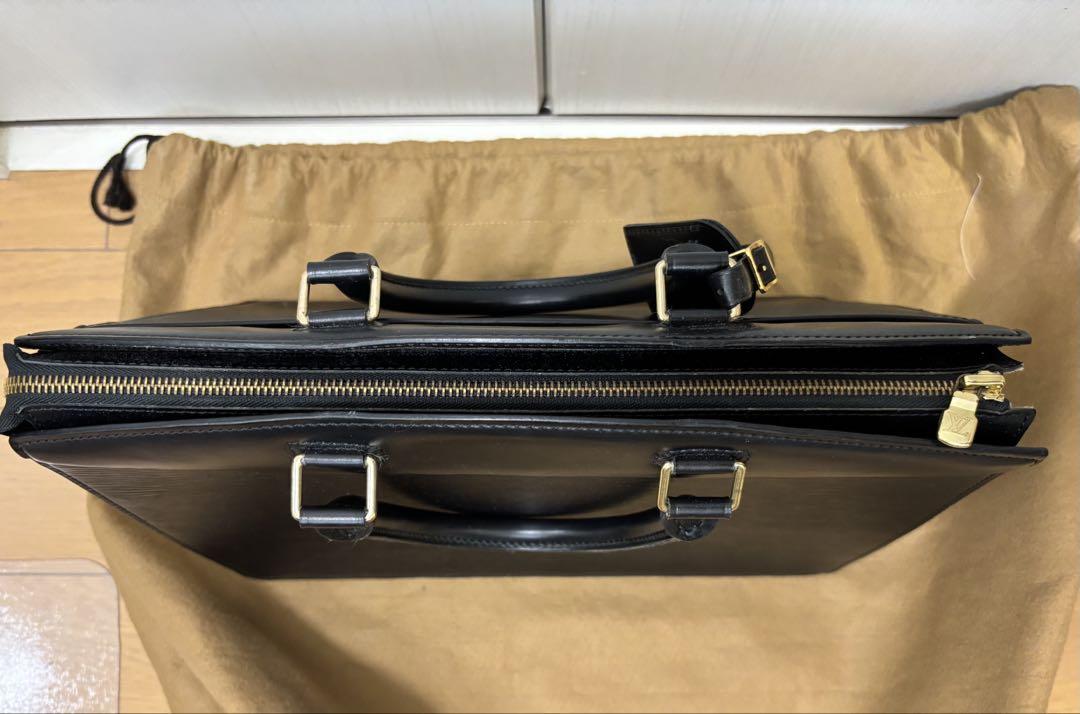 LOUIS VUITTON ルイヴィトン エピ リヴィエラ　ブラック　バッグ