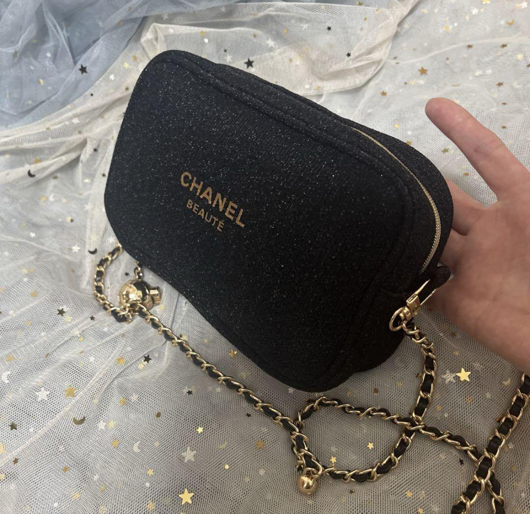 CHANELホリデー限定ポーチ非売品