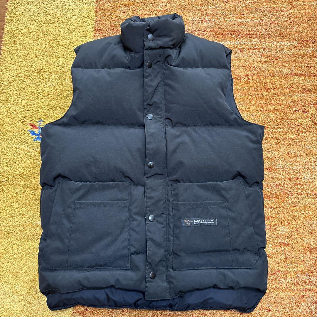 カナダグース ダウンベスト CANADA GOOSE　黒　S　サイズ感　M　L