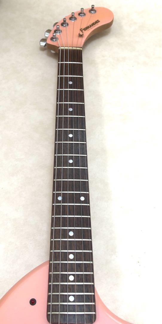 美品】ZO-3 ピンク アンプ内蔵ミニギター ヘッドフォン端子付