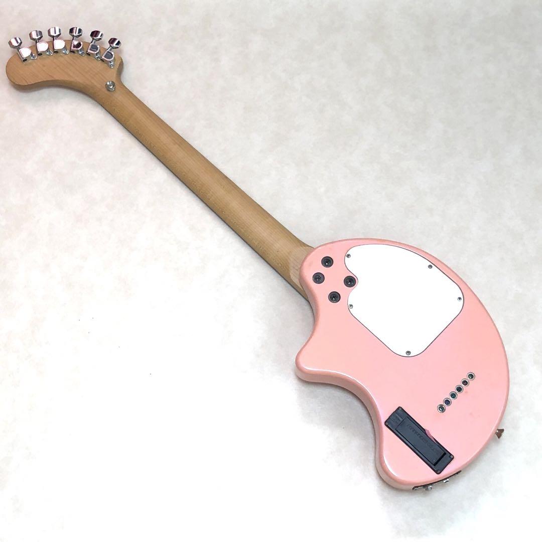 本格派ま！ 美品】ZO-3 ピンク アンプ内蔵ミニギター ヘッドフォン端子付 ギター
