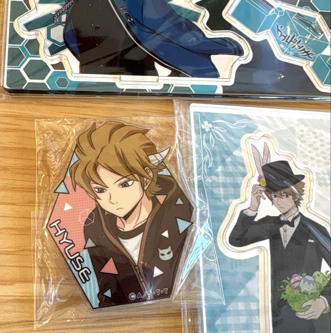 ワールドトリガー　新品未開封　アニメ化初期　アクリルバッチコレクション　ヒュース