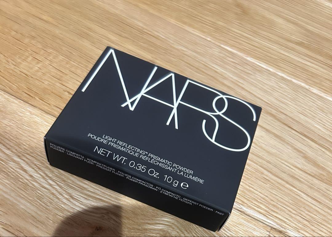 NARS ライトリフレクティング プリズマティックパウダー