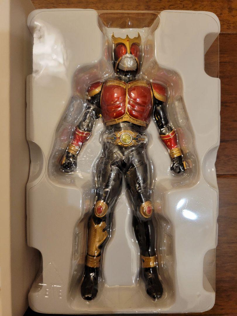 S.H フィギュアーツ 真骨彫 仮面ライダークウガ ライジングマイティ