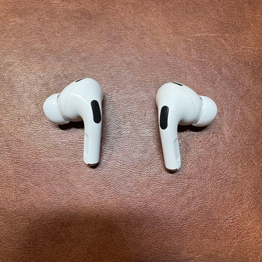 【純正品】AirPods Pro 第2世代 Lightning ライトニング 【純正品】AirPods Pro 第2世代 Lightning ライトニング