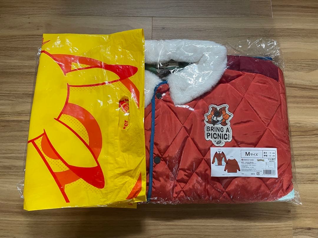 アウター Bring a picnic! ウルガモス