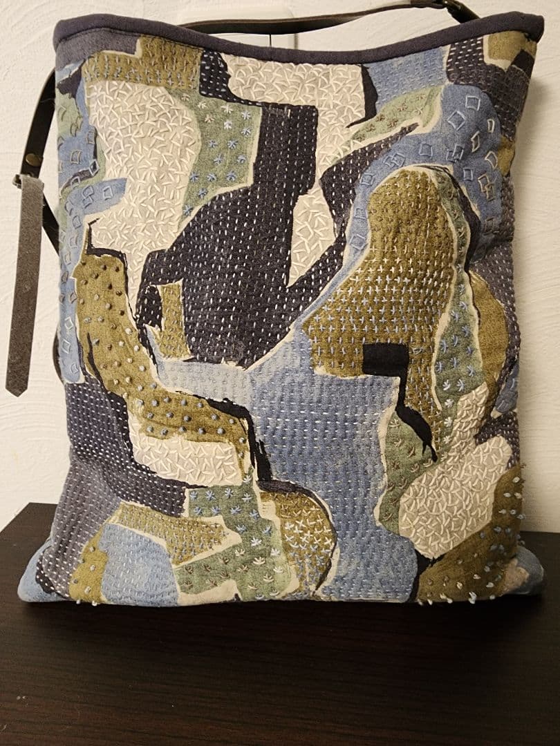 爆売りセール開催中！】 幾何学模様のお洒落な１点物の刺し子バッグ