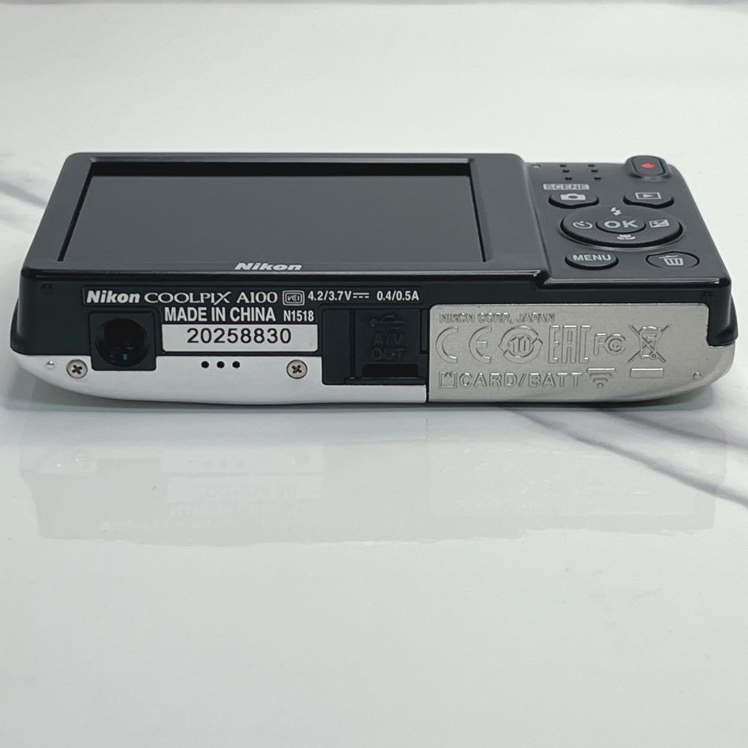 美品 Nikon ニコン COOLPIX A100 シルバー デジカメ