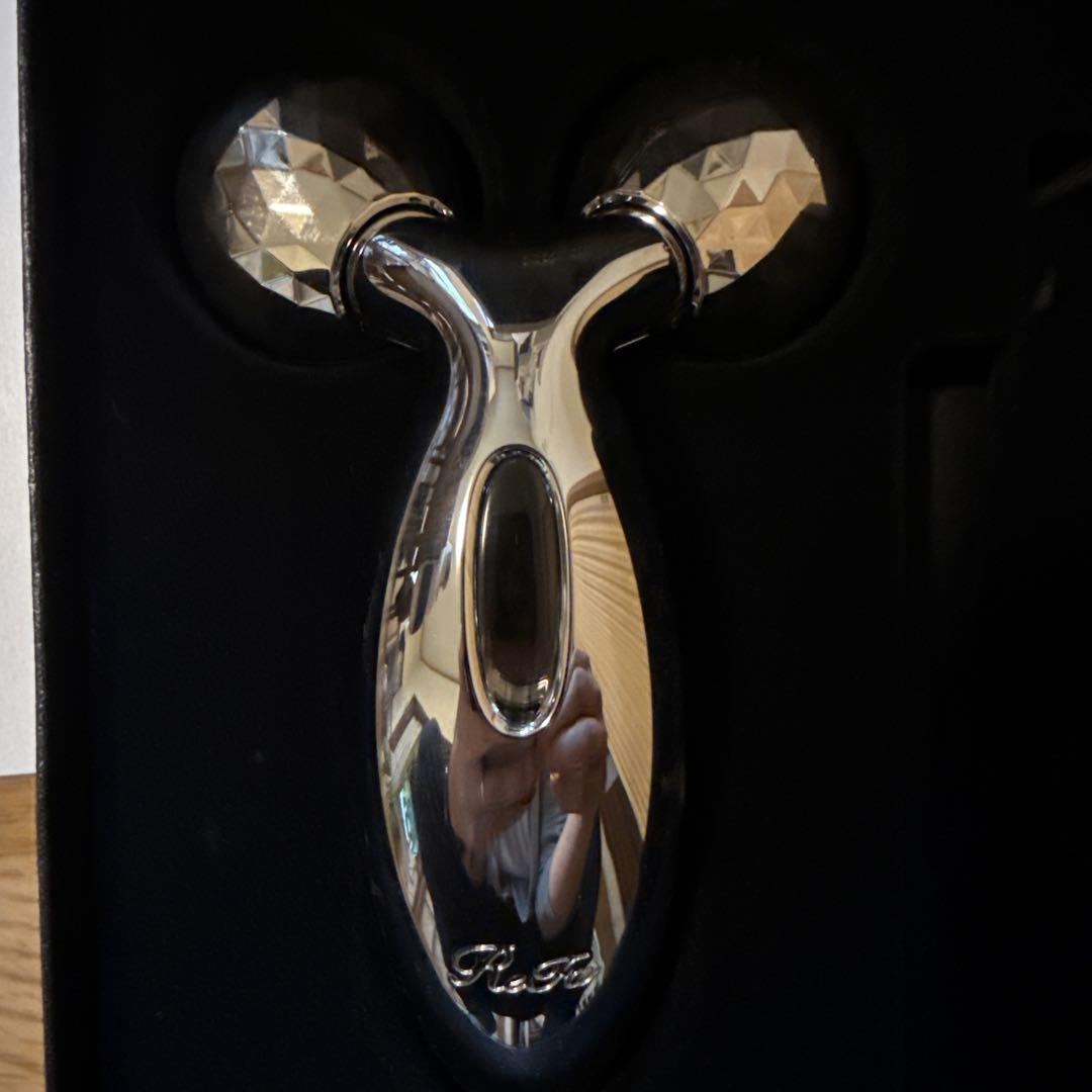 ReFa CARAT 美顔ローラー シルバー PEC-L1706 - メルカリ