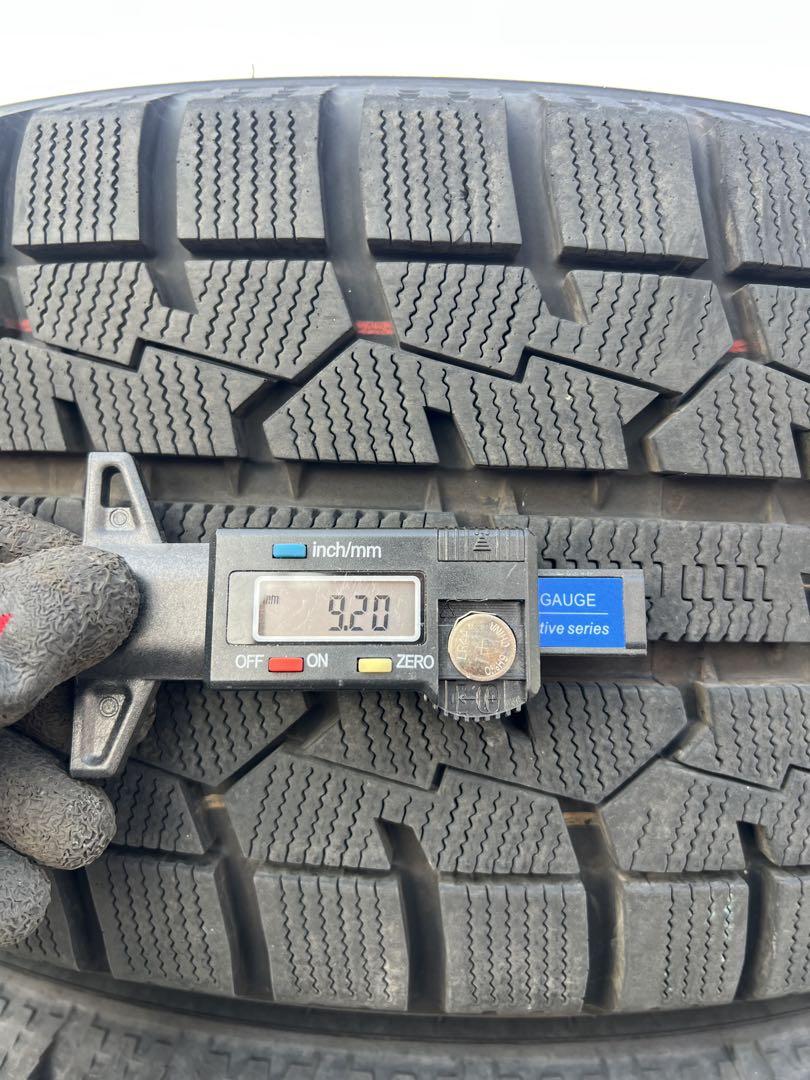 トーヨー　オブザーブ　ガリットギズ　215/55r17 22年製　極上バリ山