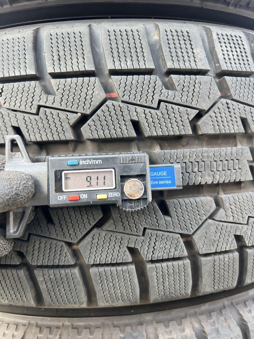 トーヨー　オブザーブ　ガリットギズ　215/55r17 22年製　極上バリ山