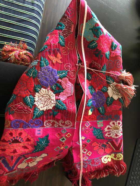 マヤの手刺繍マント　民族衣装 マヤの手刺繍マント 民族衣装
